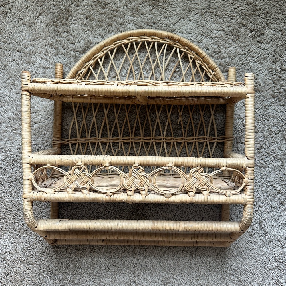 VTG 80's Boho Natural Rattan/ Wicker Wall Display Shelf - Neutral Tan